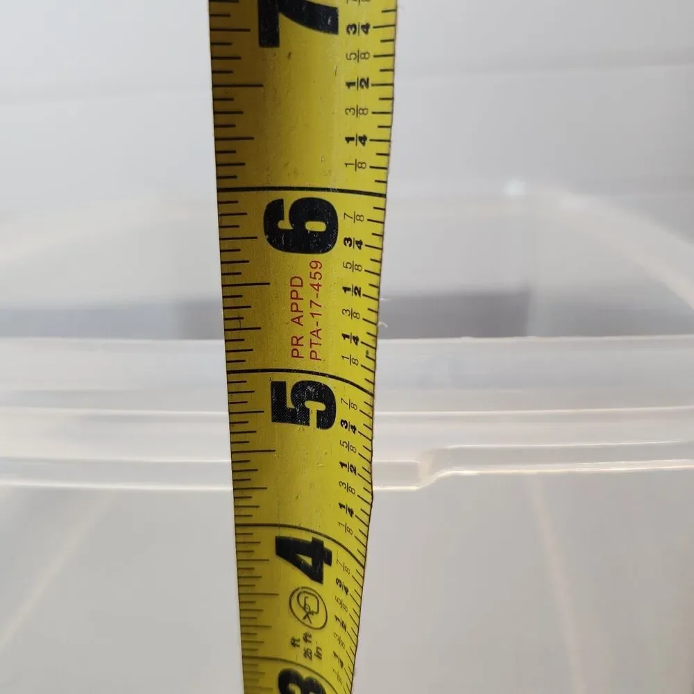 Rubbermaid Servin Saver Rectangle 33 cup #8 Storage Container White Lid